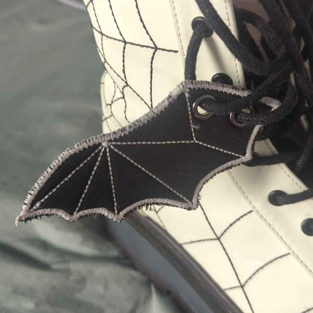 Spider Web Pattern Boots - Picture 5 of 5
